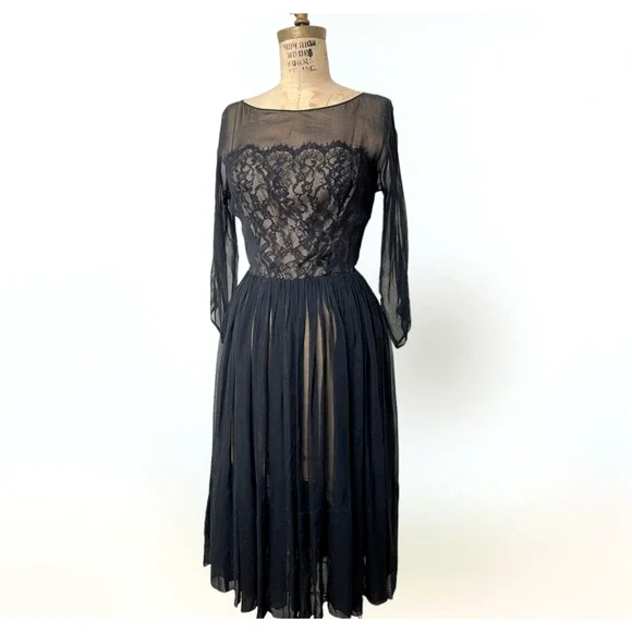 vintage green lace dress Forest Green Embroidered Lace Dress – Vintage Fairytale Aesthetic Outfit S